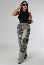 Load image into Gallery viewer, CAMO MOM JEANS
